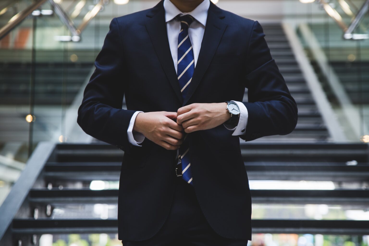 hunters-race-MYbhN8KaaEc-unsplash-1536x1024